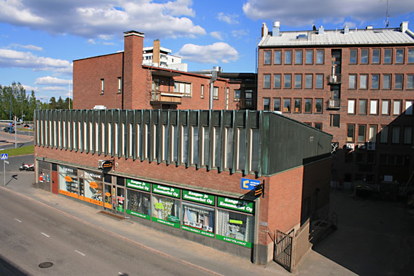 Hyvink&auml;&auml;nkadun puoli